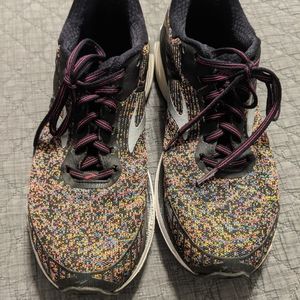 Women's Brooks GTS18 US 11 Euro 43